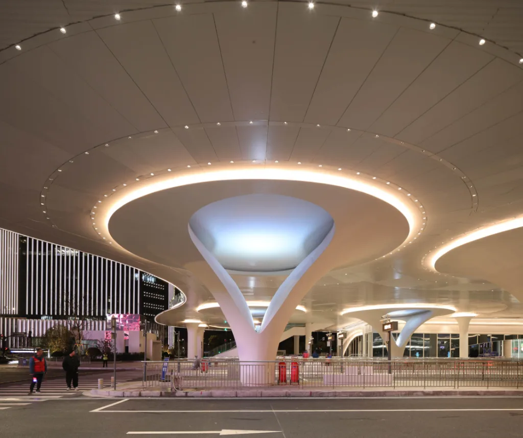 上海地铁16号线滴水湖地铁站枢纽改建工程