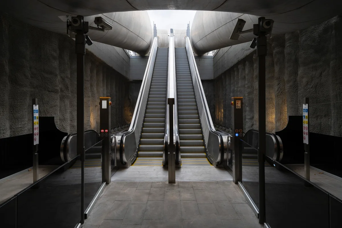 凋塑大师Anish Kapoor打造意大利拿坡里全新地铁站