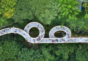 鹅岭公园悬空步道