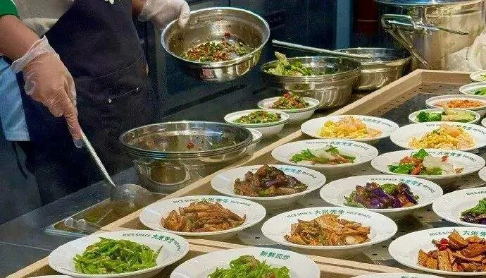 中式快餐，重新接管商场